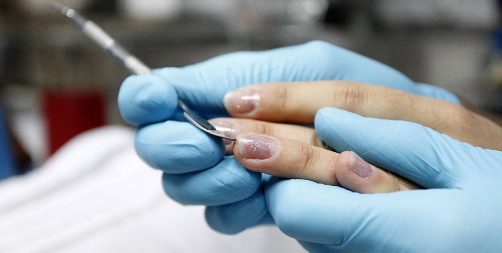 Tanatoestética maquillar, vestir y amortajar a